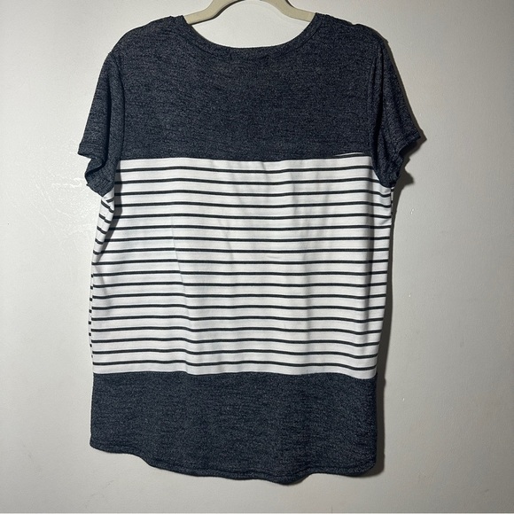 Vem Van Women's Striped Gray and White Top Size XL - Picture 2 of 5